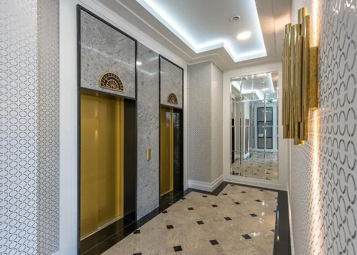 Modern With Gym,terrace And Great Location *