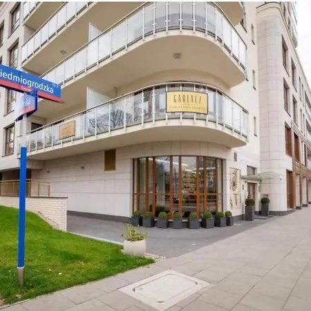 Modern With Gym,terrace And Great Location * ワルシャワ